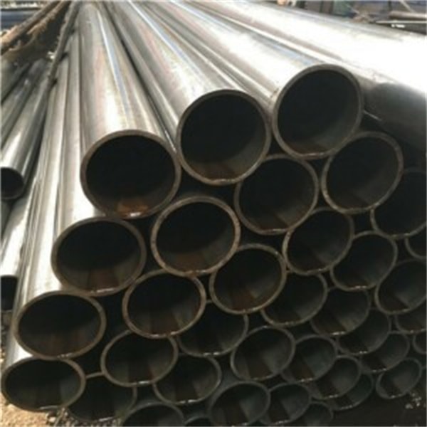 優質的熱鍍鋅鋼管其橫截面是呈規范的圓形的